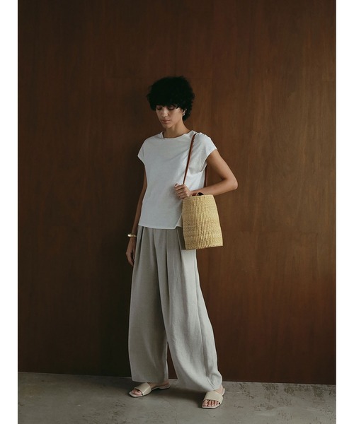 HER.（ハー）の「スラブカットＴシャツ（Tシャツ/カットソー・レディース・ブラウン/ブラック/オフホワイト・フリー）」の6枚目の写真