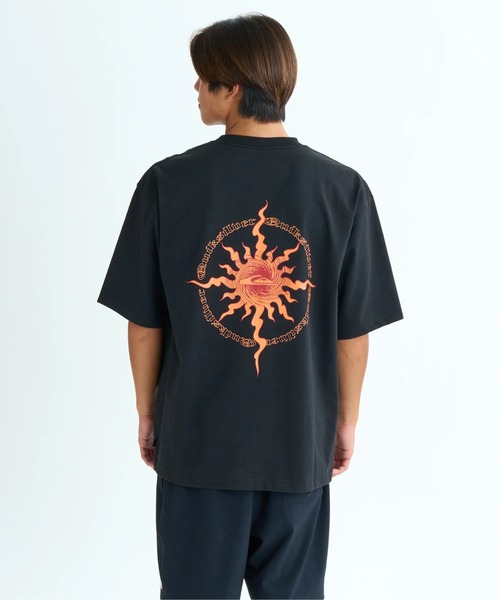 Quiksilver(クイックシルバー)の「SOLARIS ST/クイックシルバーバックプリント半袖Tシャツ(Tシャツ/カットソー・メンズ・ブラック/ホワイト・MEDIUM/X-LARGE/LARGE)」の2枚目の写真