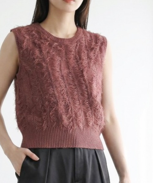 Per sist ence(パーシエンス)の「フリンジニットノースリーブトップス(Tシャツ/カットソー・レディース・アイボリー/ブラック/ブラウン/ベージュ系/グリーン・ONE SIZE)」の3枚目の写真