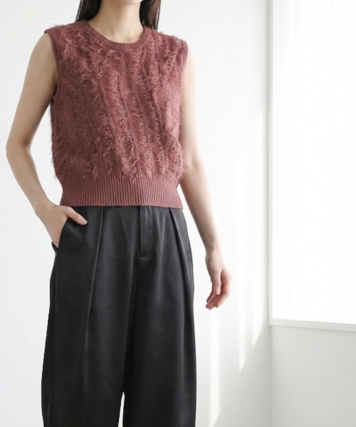 Per sist ence(パーシエンス)の「フリンジニットノースリーブトップス(Tシャツ/カットソー・レディース・アイボリー/ブラック/ブラウン/ベージュ系/グリーン・ONE SIZE)」の8枚目の写真