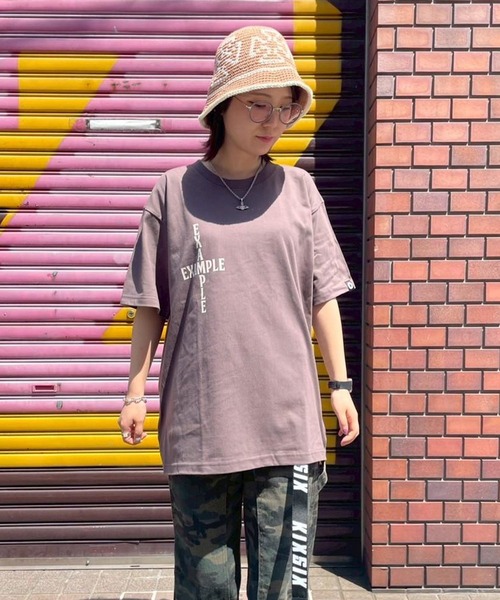 EXAMPLE（エグザンプル）の「EXAMPLE CROSS SOUVENIR S/S TEE（Tシャツ/カットソー・メンズ・ネイビー系/ホワイト/チャコール/ブラック系その他・XXL/M/XL/L）」の6枚目の写真