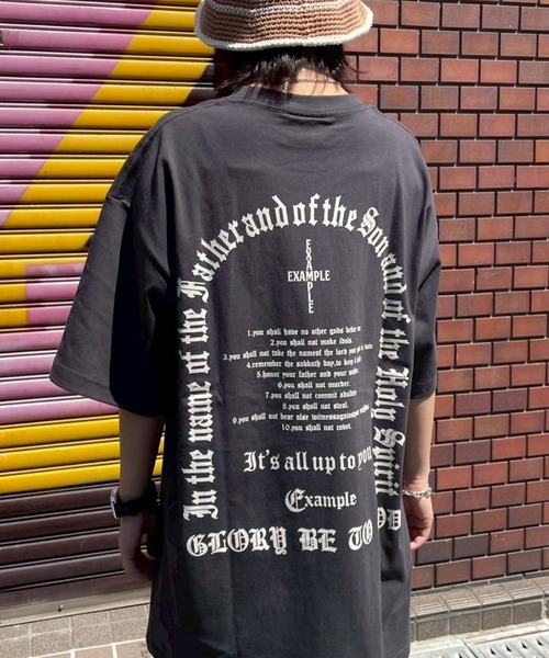 EXAMPLE（エグザンプル）の「EXAMPLE CROSS SOUVENIR S/S TEE（Tシャツ/カットソー・メンズ・ネイビー系/ホワイト/チャコール/ブラック系その他・XXL/M/XL/L）」の11枚目の写真