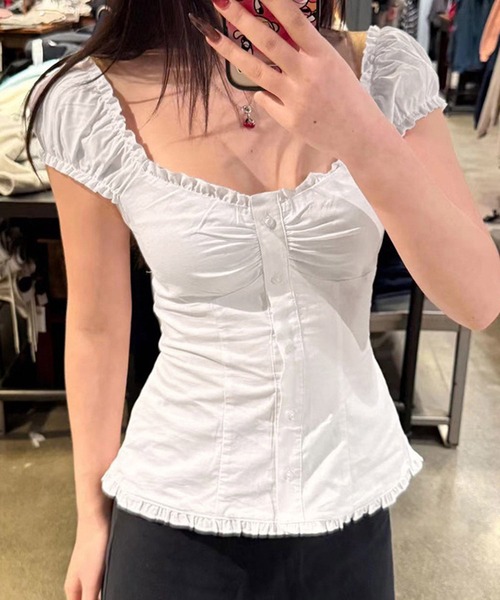 HALEY PESCA（ヘーリーペスカ）の「HALEY PESCA/2way　オフショルダー フリルブラウス（シャツ/ブラウス・レディース・ホワイト/ストライプ・MEDIUM/SMALL）」の2枚目の写真