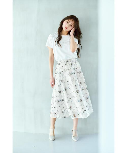 index（インデックス）の「シアーフラワーフレアスカート【洗濯機洗い可】（スカート・レディース・アイボリー系/グリーン系1/ネイビー系・40/38/42/36）」の6枚目の写真