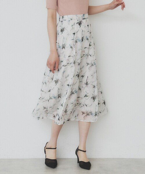 index（インデックス）の「シアーフラワーフレアスカート【洗濯機洗い可】（スカート・レディース・アイボリー系/グリーン系1/ネイビー系・40/38/42/36）」の21枚目の写真