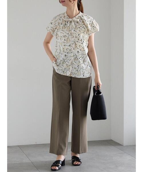 Te chichi(テチチ)の「【松井愛莉着用】ドライダブルクロスフレアストレートパンツ(その他パンツ・レディース・カーキ/ベージュ/ブラック・F)」の10枚目の写真