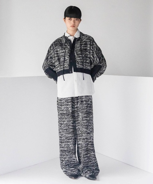 mintdesigns（ミントデザインズ）の「INK LETTER BLOUSON（シャツ/ブラウス・レディース・ベージュ/ブラック・ONESIZE）」の3枚目の写真