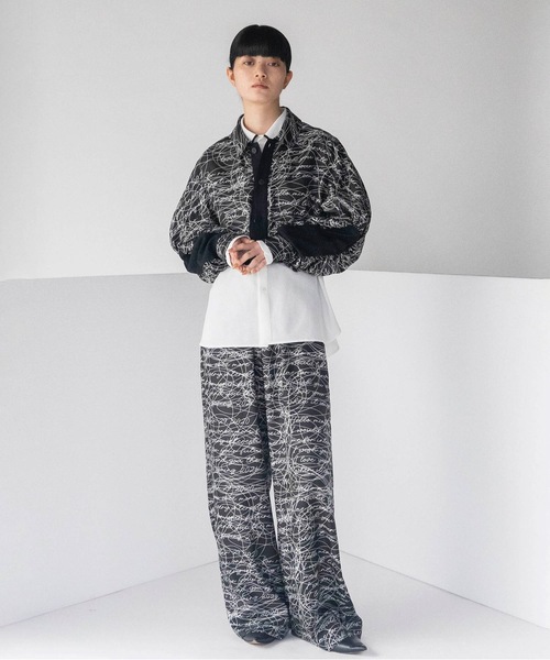 mintdesigns（ミントデザインズ）の「INK LETTER BLOUSON（シャツ/ブラウス・レディース・ベージュ/ブラック・ONESIZE）」の4枚目の写真