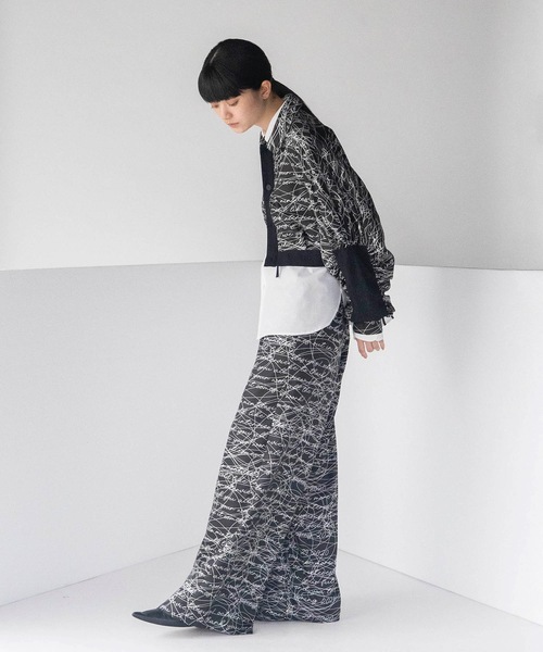 mintdesigns（ミントデザインズ）の「INK LETTER BLOUSON（シャツ/ブラウス・レディース・ベージュ/ブラック・ONESIZE）」の5枚目の写真