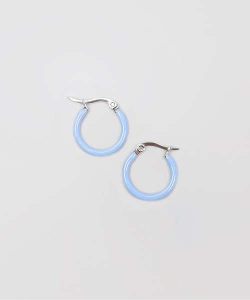 ieLS(イエルズ)の「金属アレルギー対応「ieLS」ステンレス カラーフープピアス(ピアス(両耳用)・レディース・オレンジ/ブラック/ホワイト/グリーン/ライトブルー/レッド・ONE SIZE)」の4枚目の写真
