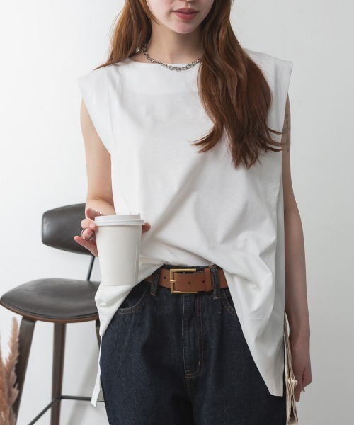 RCD(アールシーディー)の「肩タックノースリーブボートネックTシャツ(Tシャツ/カットソー・レディース・ブラック/グレイッシュベージュ/オフホワイト/チャコールグレー・M-L/LL~3L/4L~5L)」の5枚目の写真