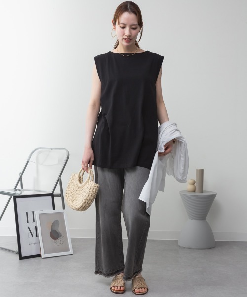 RCD(アールシーディー)の「肩タックノースリーブボートネックTシャツ(Tシャツ/カットソー・レディース・ブラック/グレイッシュベージュ/オフホワイト/チャコールグレー・M-L/LL~3L/4L~5L)」の18枚目の写真