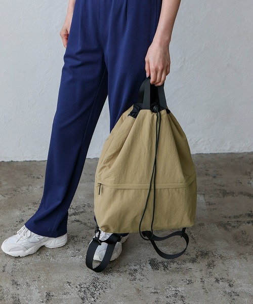 VitaFelice(ヴィータフェリーチェ)の「【撥水】2wayナイロンナップサック ユニセックス(バックパック/リュック・レディース・ベージュ/ブラック/アイボリー・FREE)」の15枚目の写真