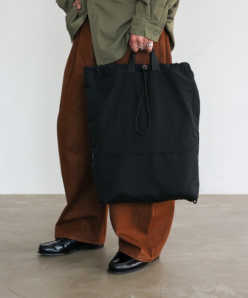 VitaFelice(ヴィータフェリーチェ)の「【撥水】2wayナイロンナップサック ユニセックス(バックパック/リュック・レディース・ベージュ/ブラック/アイボリー・FREE)」の11枚目の写真