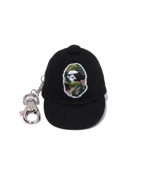 A BATHING APE（アベイシングエイプ）の「ABC CAMO APE HEAD NEW ERA CAP KEY CHAIN（キーホルダー・キッズ・ブラック・FREE）」の2枚目の写真
