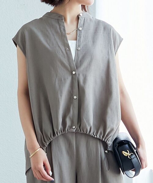 le.coeur blanc(ルクールブラン)の「リネンライク裾ドロストブラウス(シャツ/ブラウス・レディース・チャコールグレー/モカ・38)」の2枚目の写真
