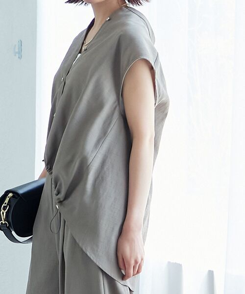 le.coeur blanc(ルクールブラン)の「リネンライク裾ドロストブラウス(シャツ/ブラウス・レディース・チャコールグレー/モカ・38)」の21枚目の写真