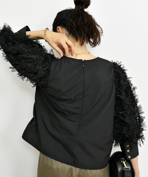 le.coeur blanc（ルクールブラン）の「TORRAZZO DONNA袖チュールブラウス（シャツ/ブラウス・レディース・アイボリー/ブラック・38）」の6枚目の写真