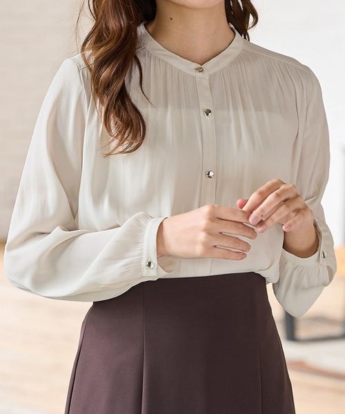 Honeys（ハニーズ）の「バンドカラーブラウス（シャツ/ブラウス・レディース・ホワイト/ワインレッド/ネイビー/ダークブルー/チャコール・L/M/S/LL/3L）」の2枚目の写真