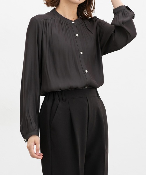 Honeys（ハニーズ）の「バンドカラーブラウス（シャツ/ブラウス・レディース・ホワイト/ワインレッド/ネイビー/ダークブルー/チャコール・L/M/S/LL/3L）」の3枚目の写真