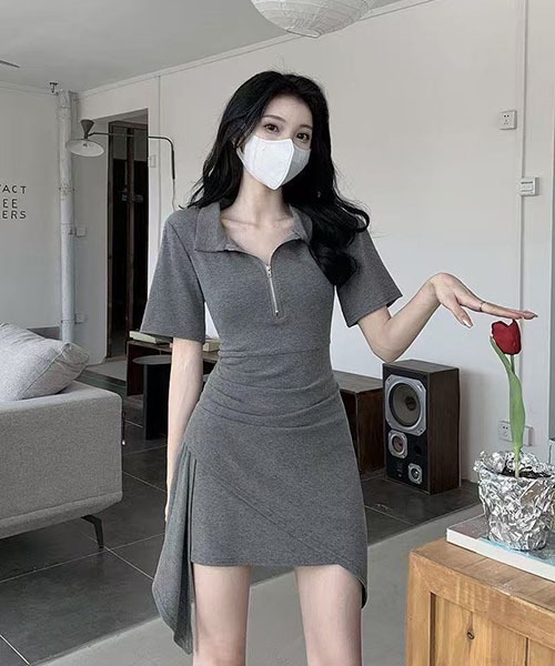 gossip!ロサンゼルス(ゴシップロサンゼルス)の「ハーフジップポロワンピース サイドシャーリング アシンメトリー裾 レディース(ワンピース・レディース・グレー/ブラック・M/S/L)」の16枚目の写真