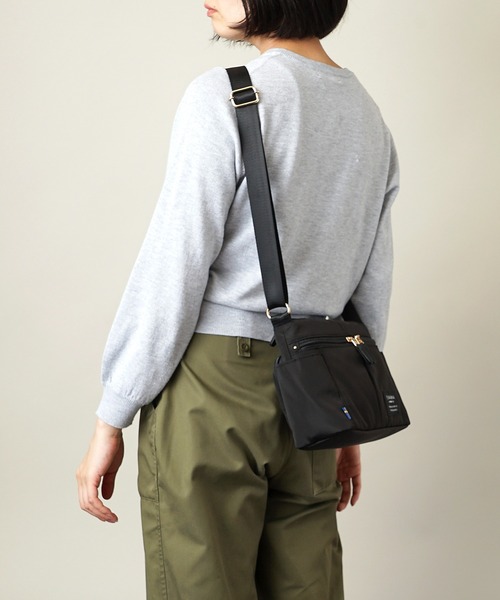 moz(モズ)の「【VASKA by moz】ヴェスカ ショルダーバッグ VZPS-01(ショルダーバッグ・レディース・オレンジ/グリーン/ブラック/ブルー/ネイビー・ONE SIZE)」の13枚目の写真