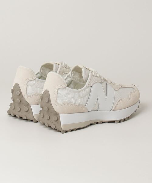 NEW BALANCE（ニューバランス）の「ニューバランス New Balance 327（スニーカー・レディース・ベージュ・23.0cm/23.5cm/24.0cm/24.5cm/25.0cm/25.5cm/26.0cm）」の2枚目の写真