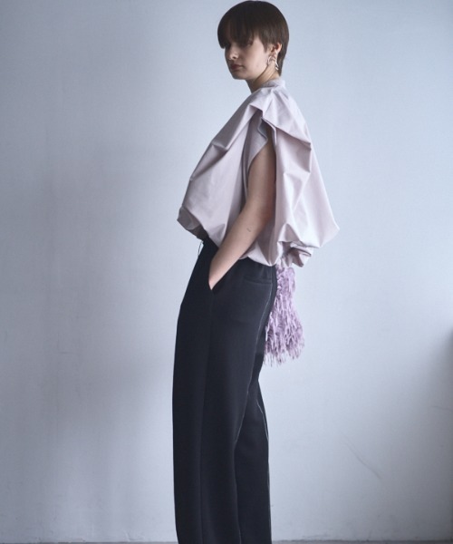 Muel Chic(ミュエルシック)の「Mio balloon shirt ミオバルーンシャツ(シャツ/ブラウス・レディース・グレイッシュベージュ/スモークピンク/ネイビー/ホワイト・FREE)」の17枚目の写真