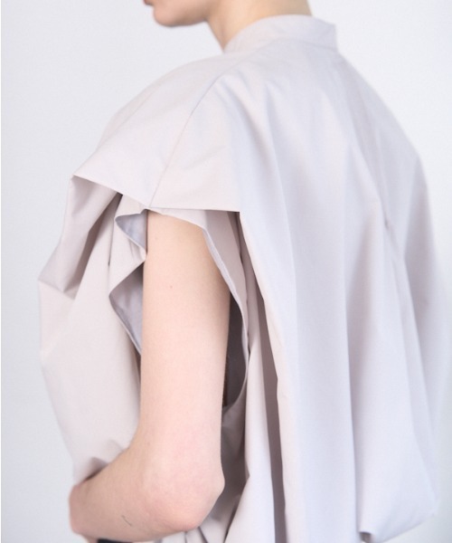 Muel Chic(ミュエルシック)の「Mio balloon shirt ミオバルーンシャツ(シャツ/ブラウス・レディース・グレイッシュベージュ/スモークピンク/ネイビー/ホワイト・FREE)」の12枚目の写真