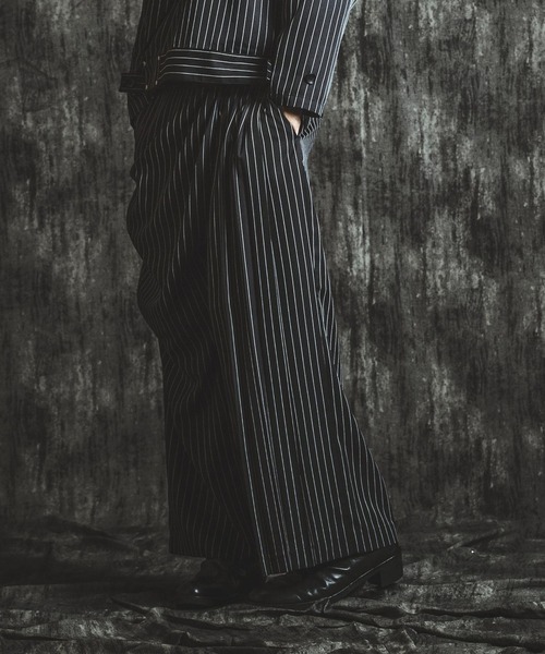 NO ID.(ノーアイディ)の「【NO ID.】Drape Tuck Wide Trousers / ドレープ タック ワイド トラウザーズ(スラックス・メンズ・その他33/ブラック・2/1)」の18枚目の写真