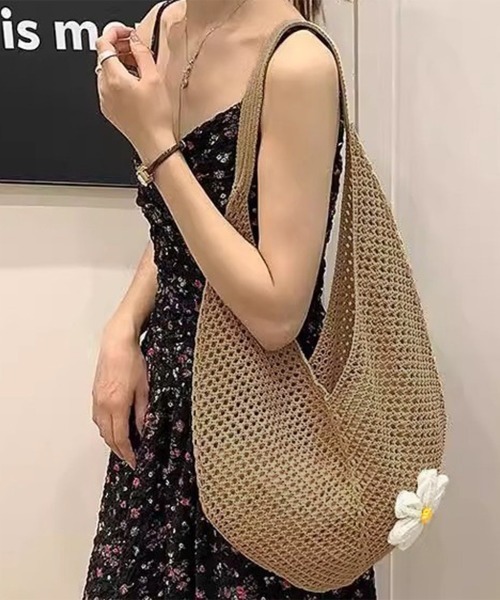 Miniministore(ミニミニストア)の「トートバッグ花モチーフ付き編みバッグ軽量(トートバッグ・レディース・グリーン/ピンク/レッド/ブルー/ライトブラウン/アイボリー・FREE)」の3枚目の写真