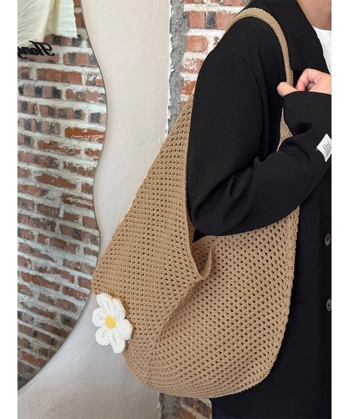 Miniministore(ミニミニストア)の「トートバッグ花モチーフ付き編みバッグ軽量(トートバッグ・レディース・グリーン/ピンク/レッド/ブルー/ライトブラウン/アイボリー・FREE)」の21枚目の写真