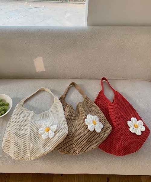 Miniministore(ミニミニストア)の「トートバッグ花モチーフ付き編みバッグ軽量(トートバッグ・レディース・グリーン/ピンク/レッド/ブルー/ライトブラウン/アイボリー・FREE)」の8枚目の写真