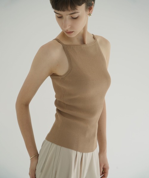 CLANE（クラネ）の「BOAT NECK BACK OPEN KNIT TOPS（タンクトップ・レディース・ベージュ/ピンク/アイボリー/ブラック・1/2）」の17枚目の写真