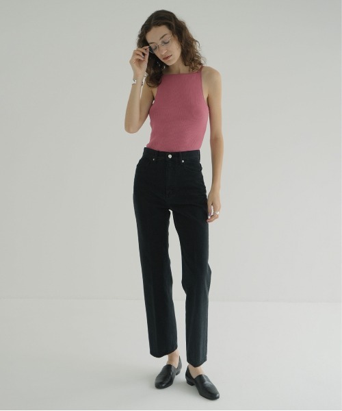 CLANE(クラネ)の「BOAT NECK BACK OPEN KNIT TOPS(タンクトップ・レディース・ベージュ/ピンク/アイボリー/ブラック・1/2)」の20枚目の写真