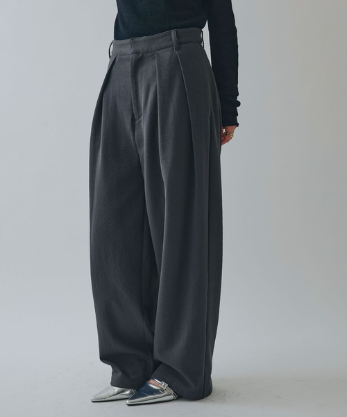 ELLEgirl（エルガール）の「ツータックスウェットパンツ（スウェットパンツ・レディース・杢グレー/チャコール/ベージュ・S/M）」の2枚目の写真