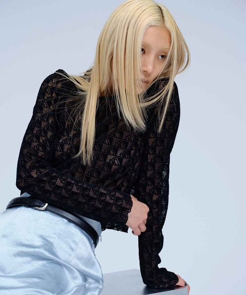 THINGS THAT MATTER（シングス ザット マター）の「MONOGRAM FLOCKY PRINT TULLE CROPPED TOPS / モノグラムフロッキープリントチュールクロップドトップス（Tシャツ/カットソー・レディース・ブラック×ホワイト/ベージュ/ブラック・FREE）」の10枚目の写真