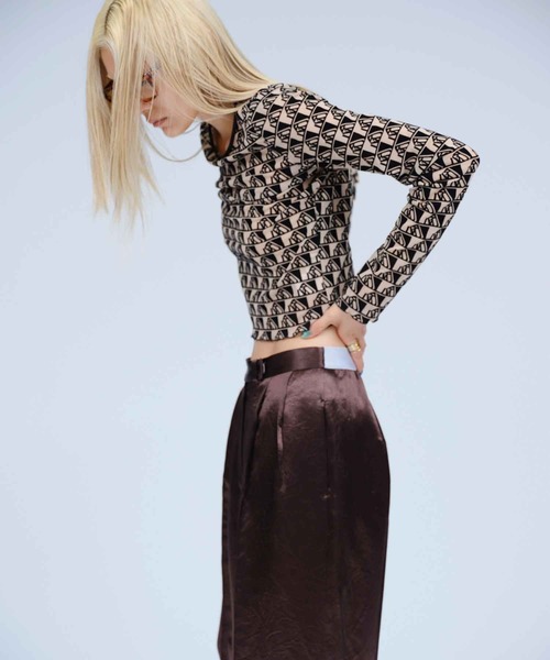 THINGS THAT MATTER（シングス ザット マター）の「MONOGRAM FLOCKY PRINT TULLE CROPPED TOPS / モノグラムフロッキープリントチュールクロップドトップス（Tシャツ/カットソー・レディース・ブラック×ホワイト/ベージュ/ブラック・FREE）」の5枚目の写真