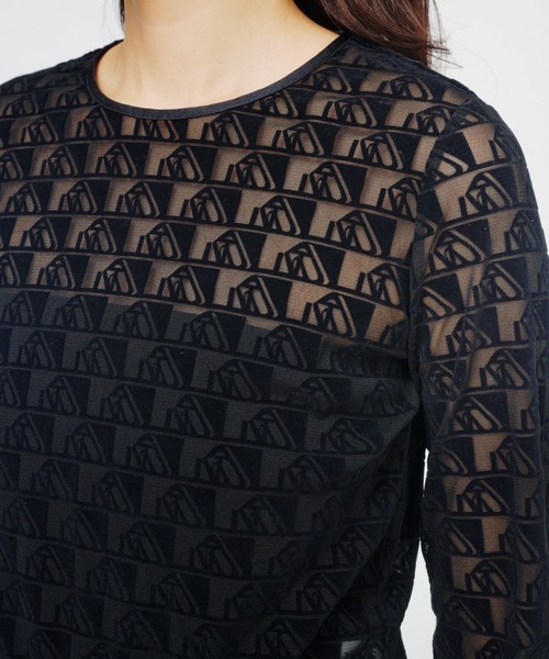 THINGS THAT MATTER（シングス ザット マター）の「MONOGRAM FLOCKY PRINT TULLE CROPPED TOPS / モノグラムフロッキープリントチュールクロップドトップス（Tシャツ/カットソー・レディース・ブラック×ホワイト/ベージュ/ブラック・FREE）」の20枚目の写真