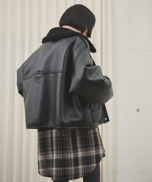 AIC.（エーアイシー）の「2wayフェイクレザームートンジャケット（ムートンコート・レディース・ブラウン/ブラック・FREE）」の9枚目の写真