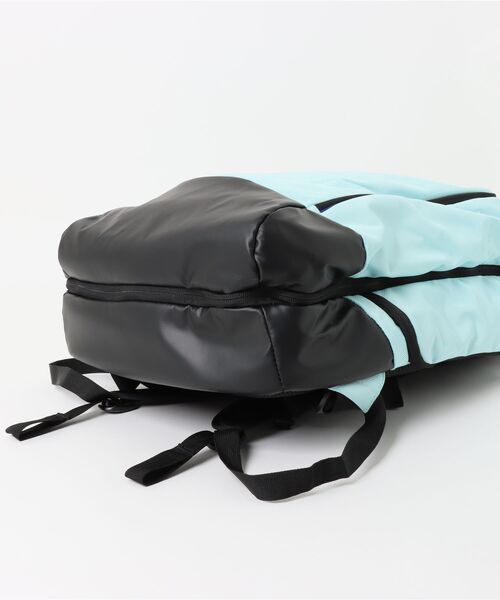 BURTON(バートン)の「Multipath 27L トラベル パック(ボストンバッグ・メンズ・サファリグリーン・FREE)」の3枚目の写真