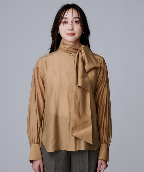 UNTITLED（アンタイトル）の「【ボウタイリボン/バンドカラー/レイヤード】2WAYシアーブラウス（シャツ/ブラウス・レディース・ホワイト/キャメル・02/04/44/48/00）」の16枚目の写真