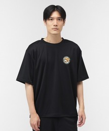 TIGORA by BEAMS DESIGN（ティゴラバイビームスデザイン）の「ティゴラ ビームス TIGORA BEAMS ドライメッシュグラフィックTシャツ（Tシャツ/カットソー）」