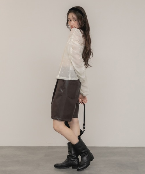 HEILIS(ヘイリス)の「【original】ドットシャーリング長袖ブラウス / シアートップス 水玉 ブラウス シャツ シヤーリング ギャザー 前開き 韓国 秋服 長袖 春服 オケージョン オフィスカジュアル 通勤 きれいめ ガーリー フレンチシック シアー 長袖 入学式 卒業式 入園式 ブラック アイボリー ホワイト ブラウス シャツ ドット(シャツ/ブラウス・レディース・ブラック/アイボリー・FREE)」の12枚目の写真