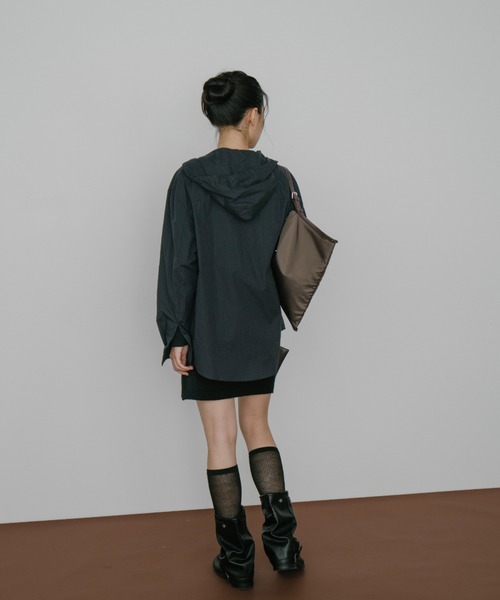 duei（デュイ）の「オーバーサイズチェックフーディーシャツ（シャツ/ブラウス・レディース・ブラウン/ネイビー・FREE）」の13枚目の写真