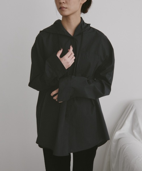 duei（デュイ）の「オーバーサイズチェックフーディーシャツ（シャツ/ブラウス・レディース・ブラウン/ネイビー・FREE）」の3枚目の写真