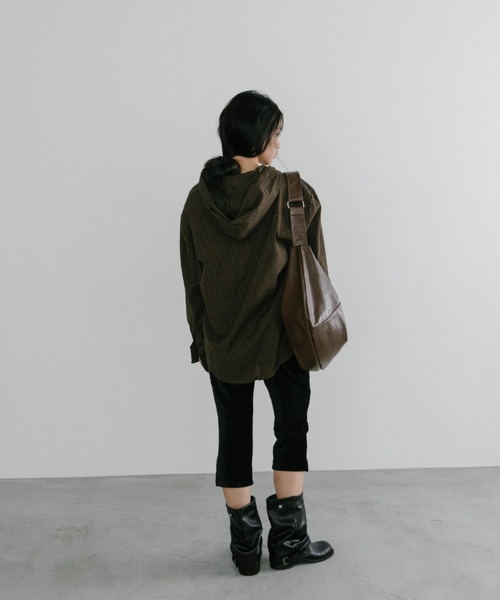 duei（デュイ）の「オーバーサイズチェックフーディーシャツ（シャツ/ブラウス・レディース・ブラウン/ネイビー・FREE）」の7枚目の写真