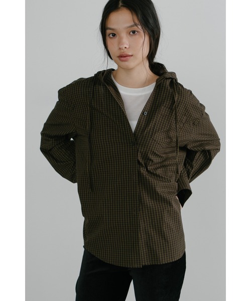duei（デュイ）の「オーバーサイズチェックフーディーシャツ（シャツ/ブラウス・レディース・ブラウン/ネイビー・FREE）」の16枚目の写真