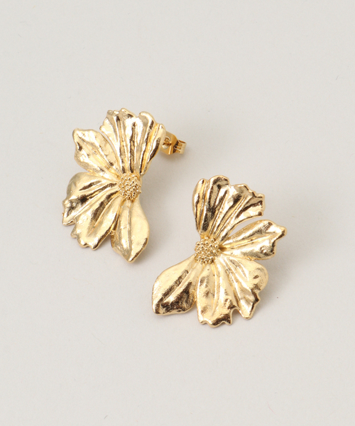 SLOBE IENA（スローブイエナ）の「AGAPEE フラワーピアス MONEA EARRINGS（ピアス（両耳用）・レディース・ゴールド・FREE）」の3枚目の写真