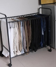 Made in I（メイドインアイ）の「キャスター付きボトムハンガーラック（収納グッズ）」